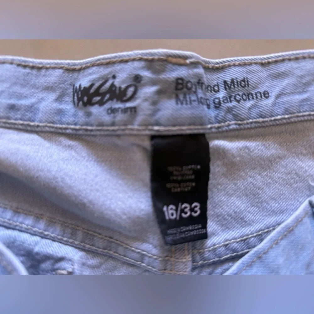 Mossimo boyfriend midi cut off denim shorts zippers pockets travel beach 16/33